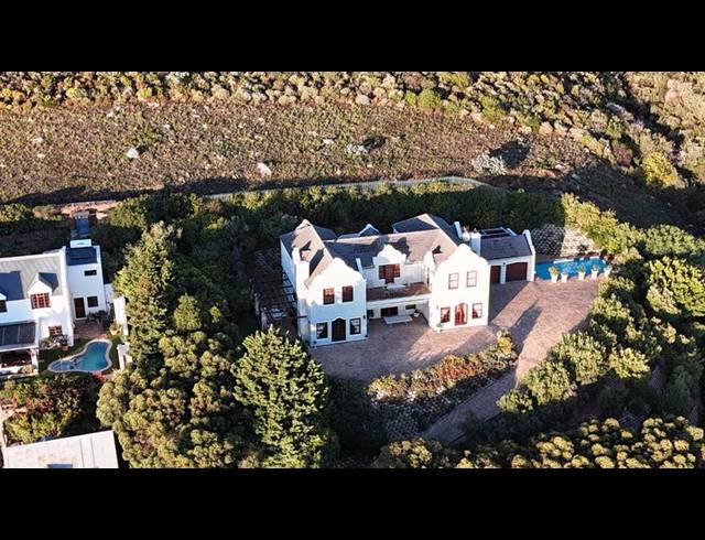 4 BEDROOM HOUSE FOR SALE IN SIMONSTOWN